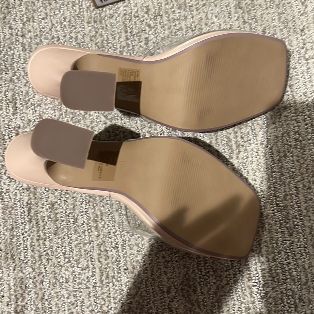 Heels - Picture 2 of 4